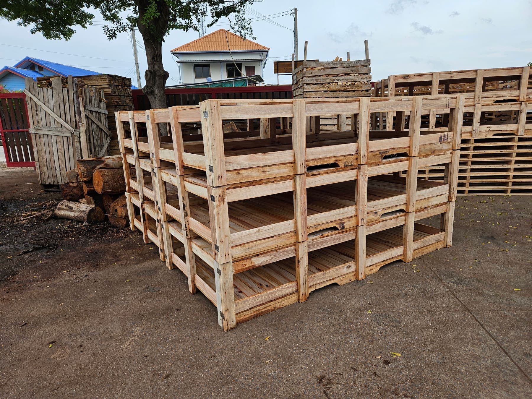ลังไม้โครงโปร่งสำหรับชิ้นงาน โดย BW Pallet