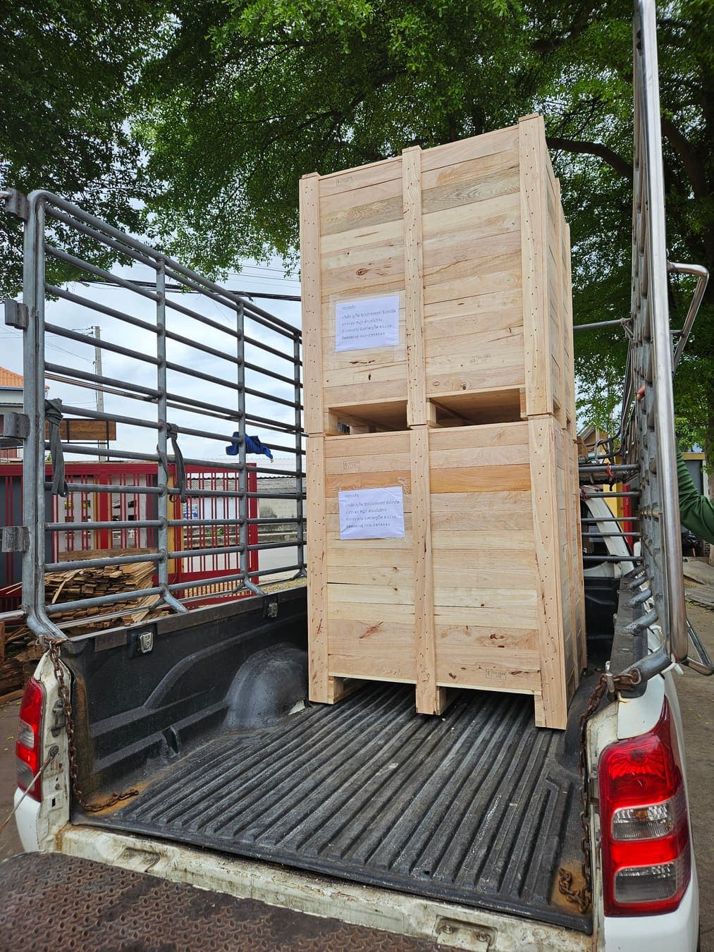 ลังไม้แนวตั้งบนรถกระบะ โดย BW Pallet